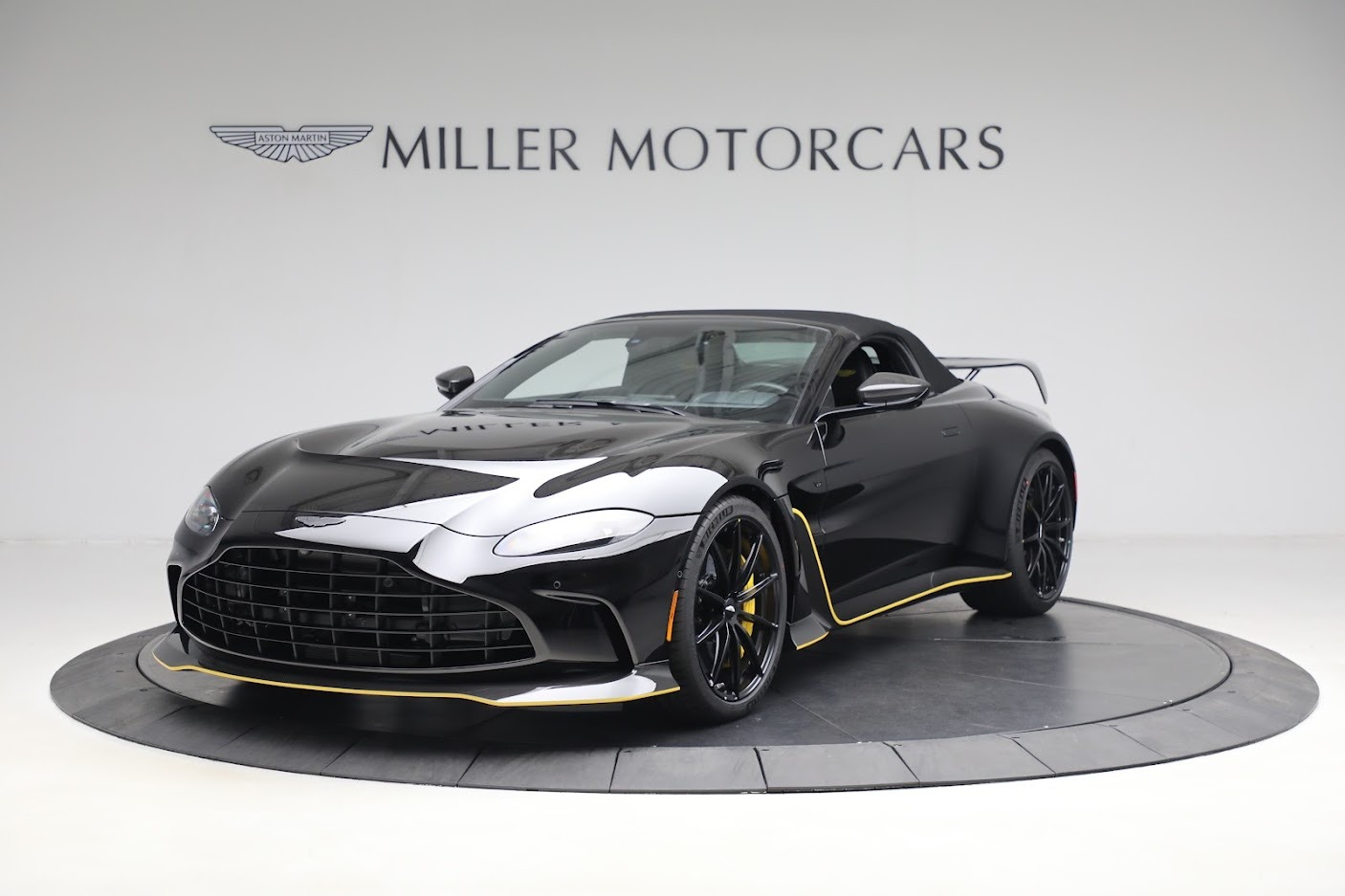 Used 2023 Aston Martin Vantage V12 | St. Petersburg, FL