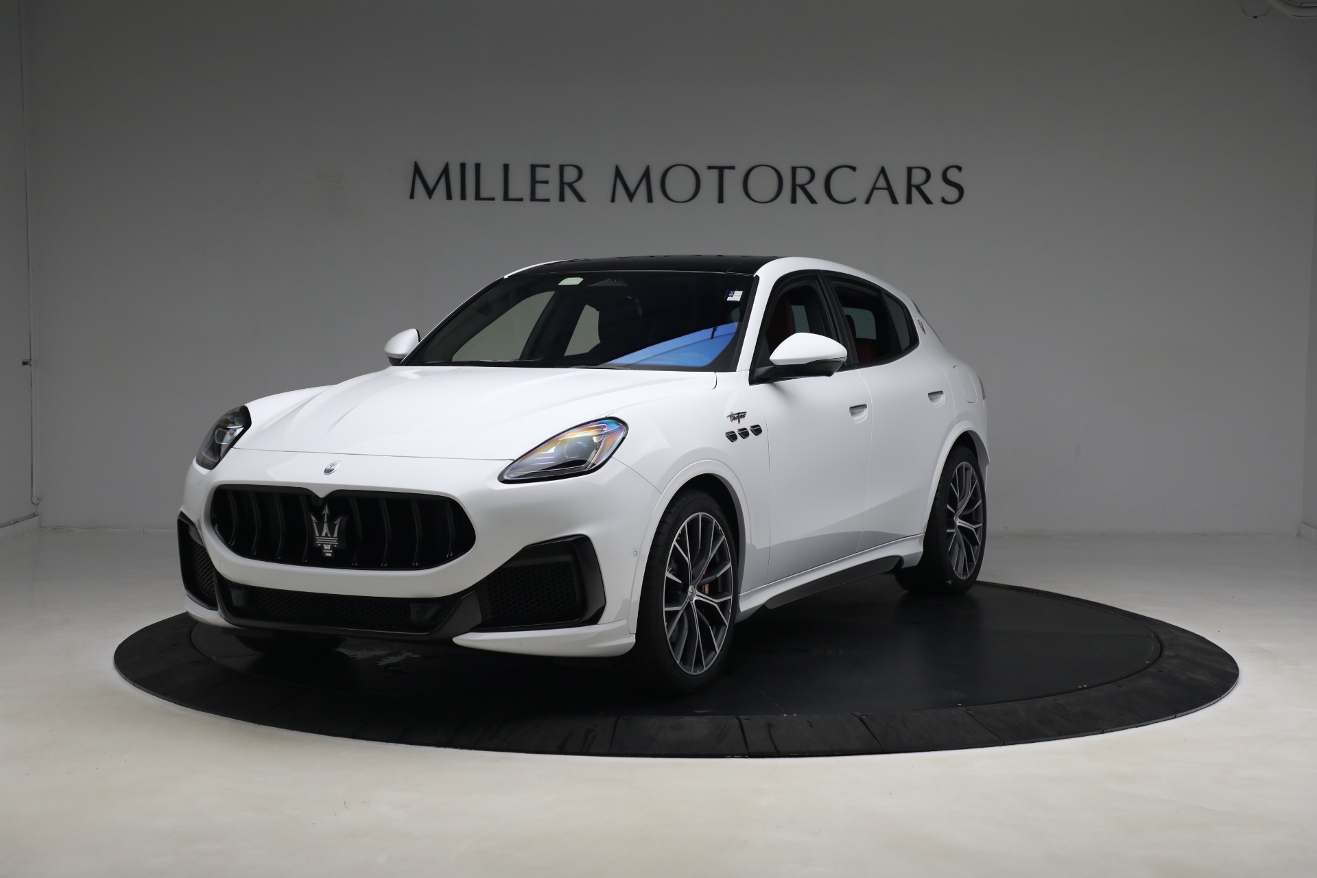 New 2023 Maserati Grecale Trofeo | St. Petersburg, FL