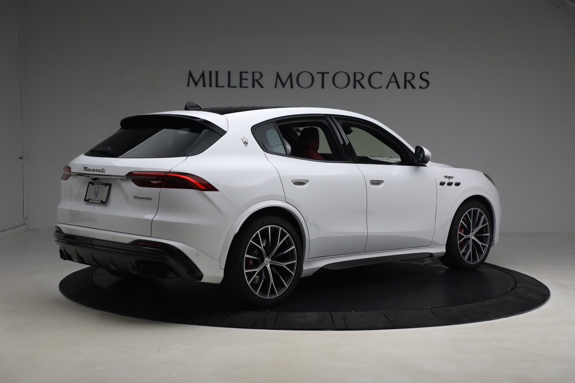 New 2023 Maserati Grecale Trofeo | St. Petersburg, FL