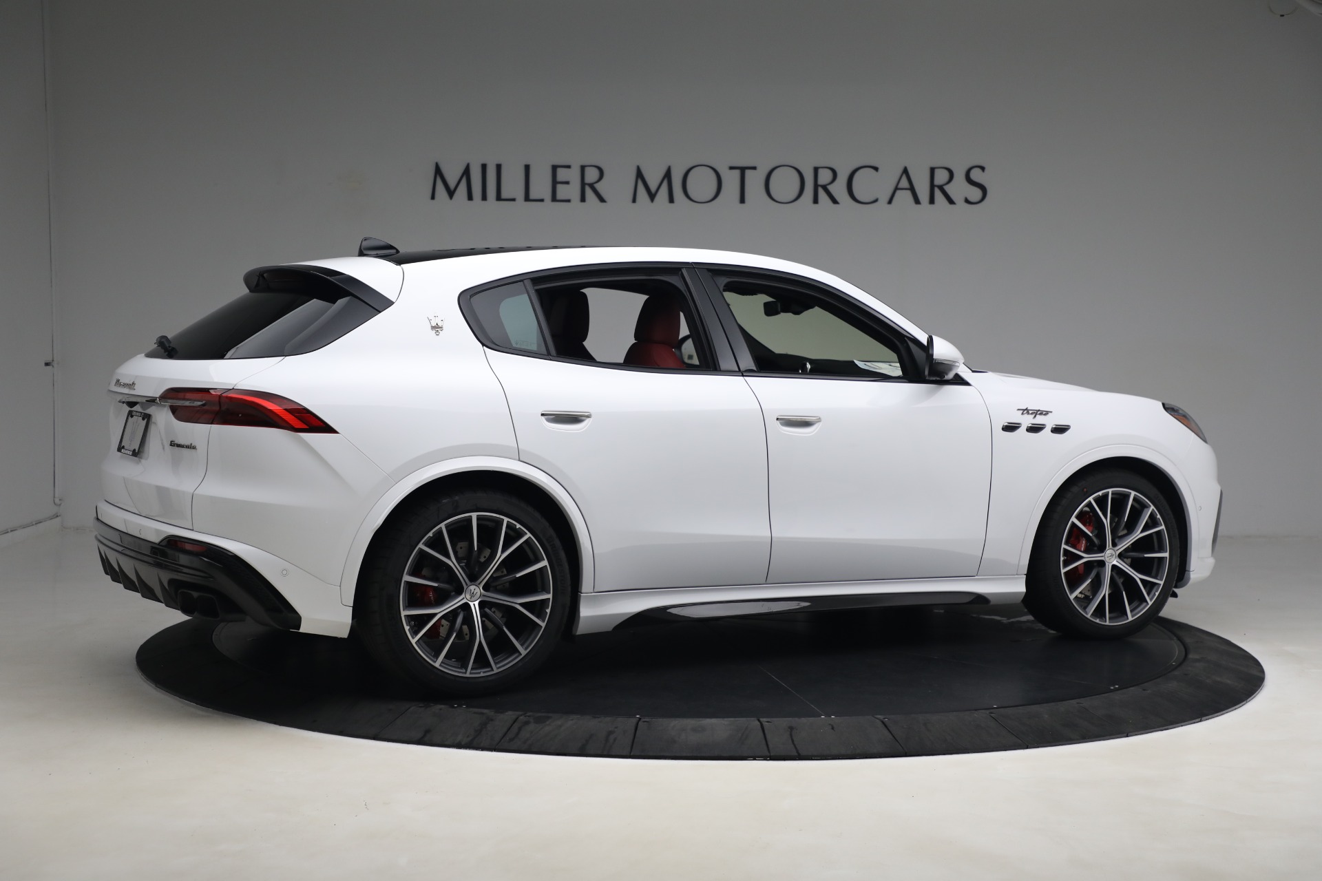 New 2023 Maserati Grecale Trofeo | St. Petersburg, FL