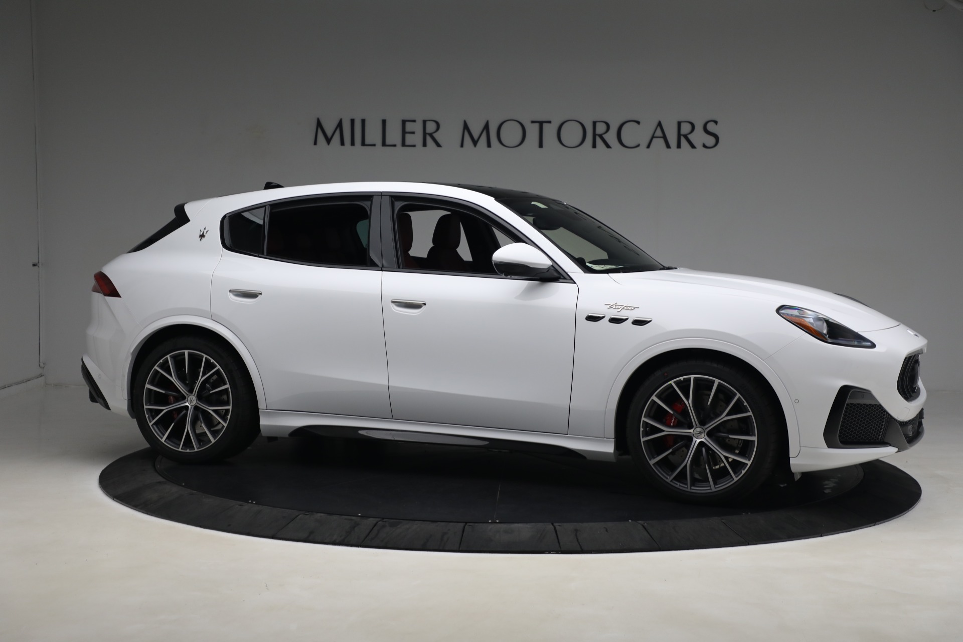 New 2023 Maserati Grecale Trofeo | St. Petersburg, FL