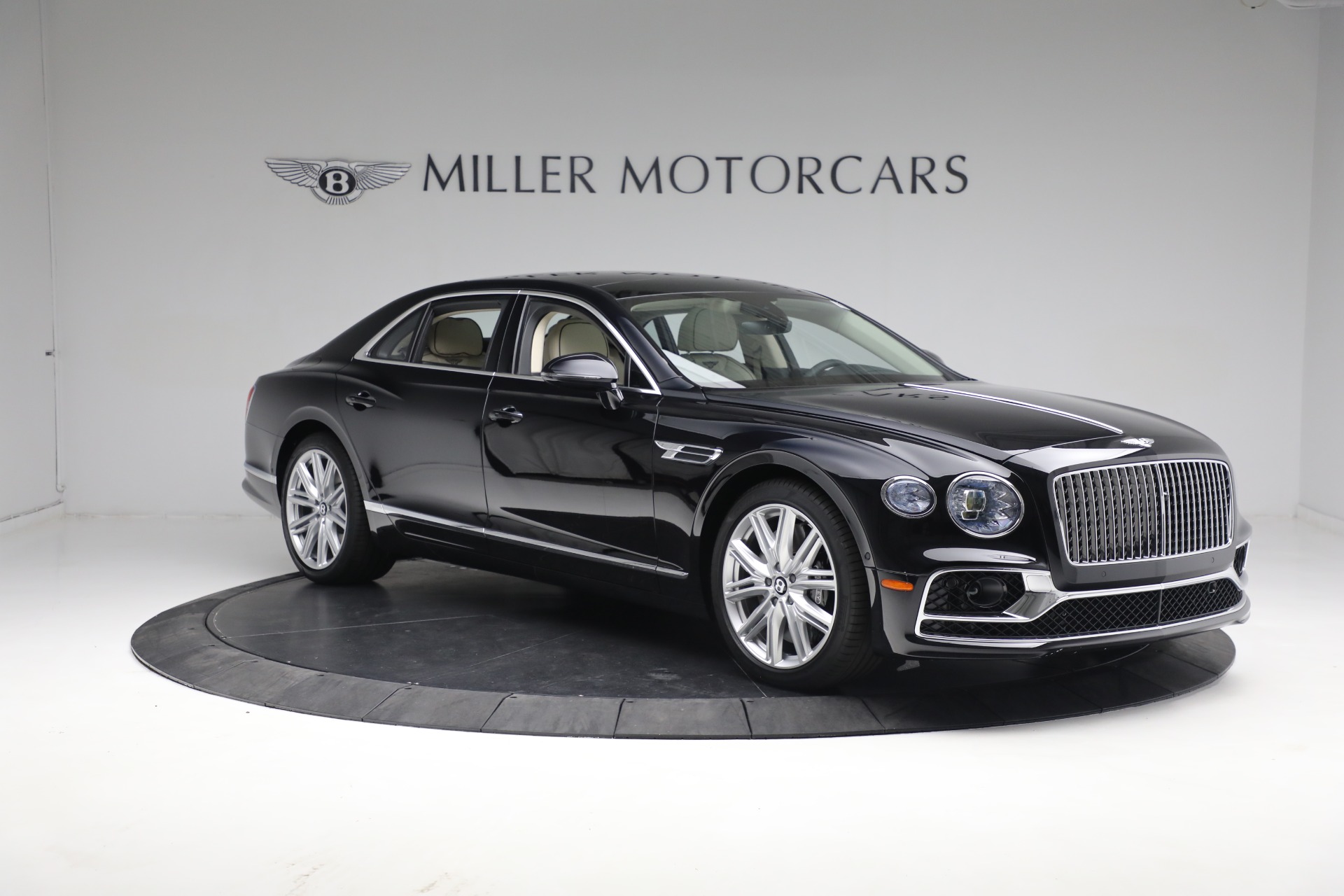 New 2023 Bentley Flying Spur V8 | St. Petersburg, FL