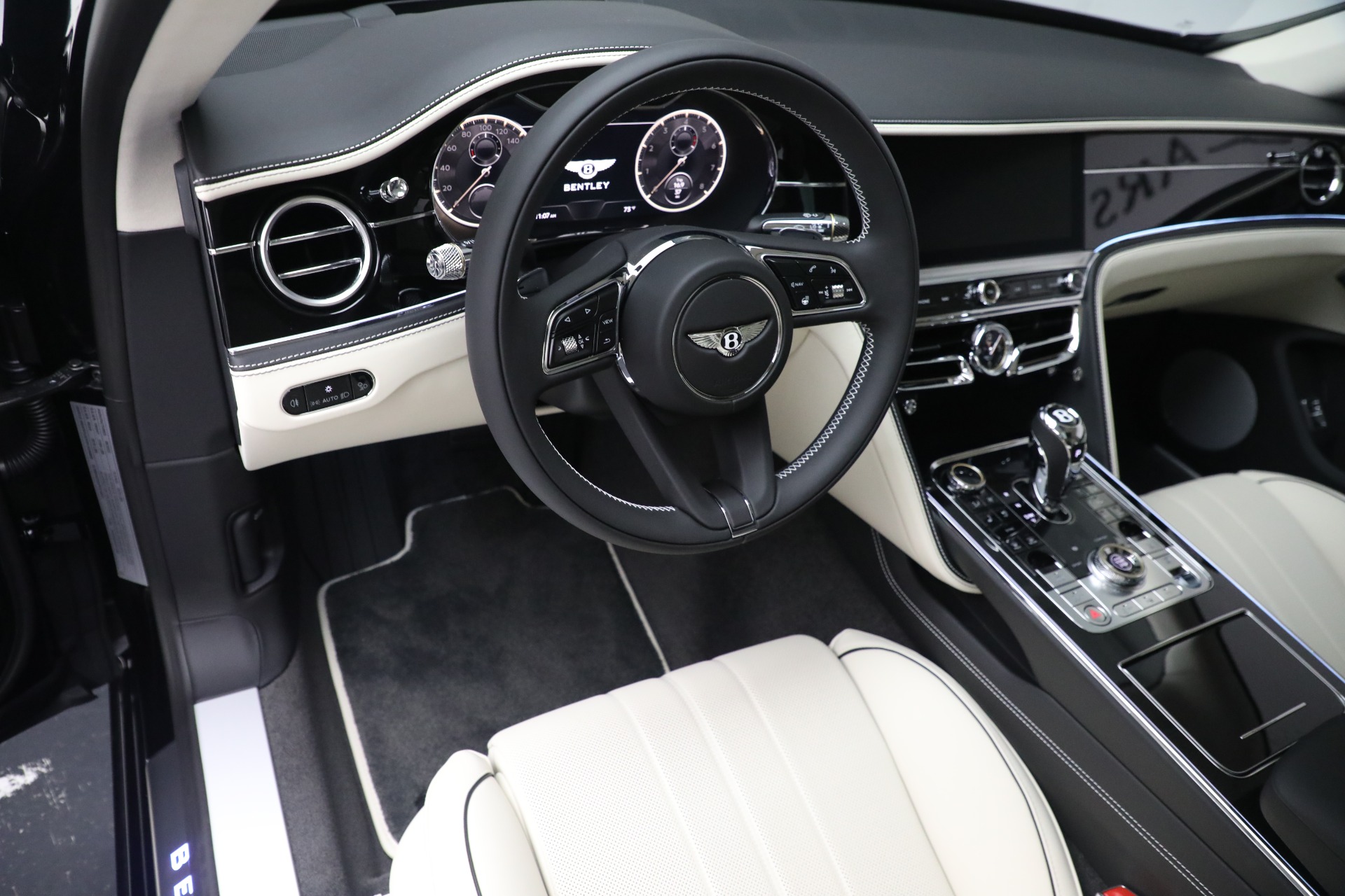 New 2023 Bentley Flying Spur V8 | St. Petersburg, FL