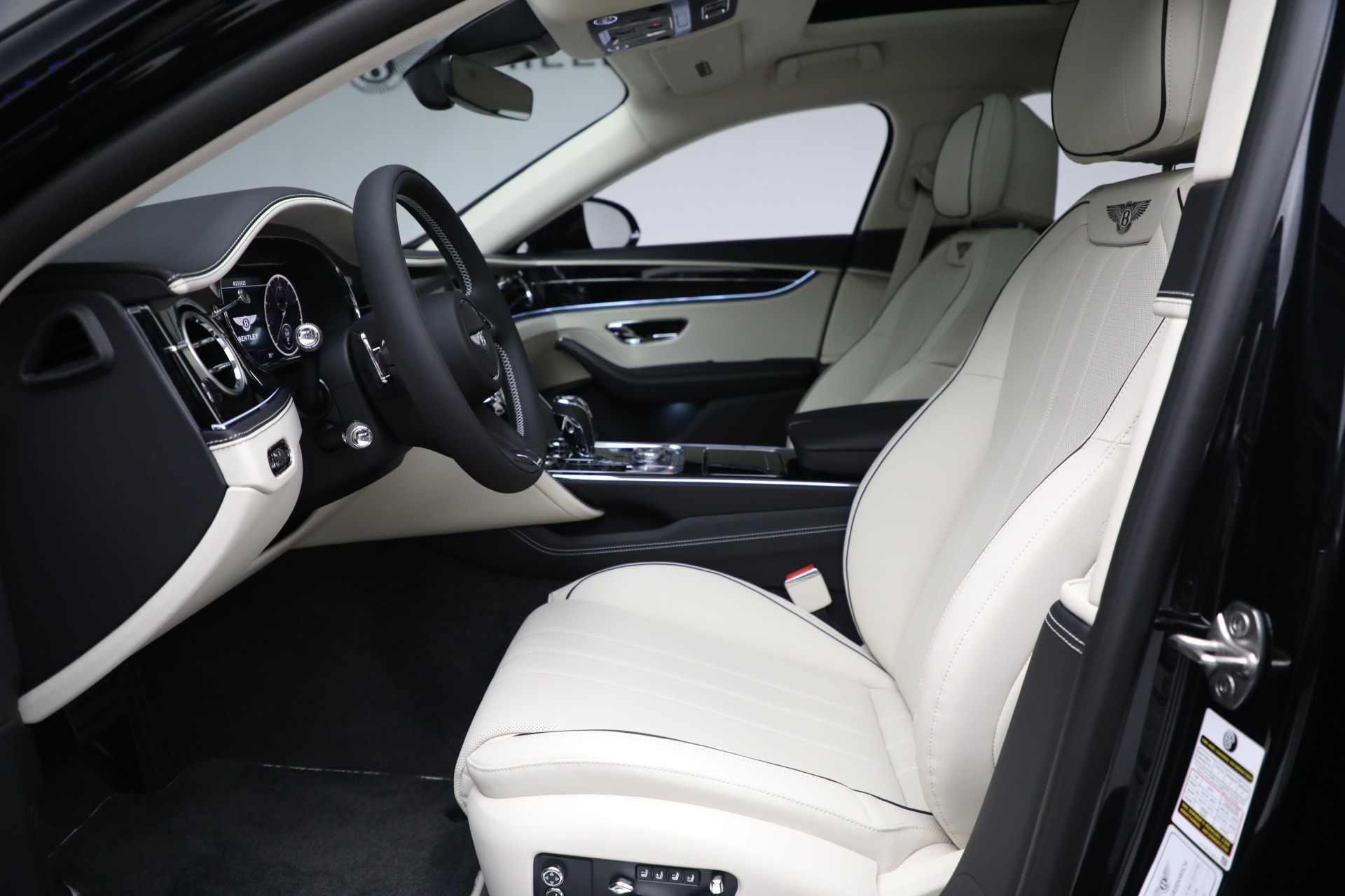 New 2023 Bentley Flying Spur V8 | St. Petersburg, FL