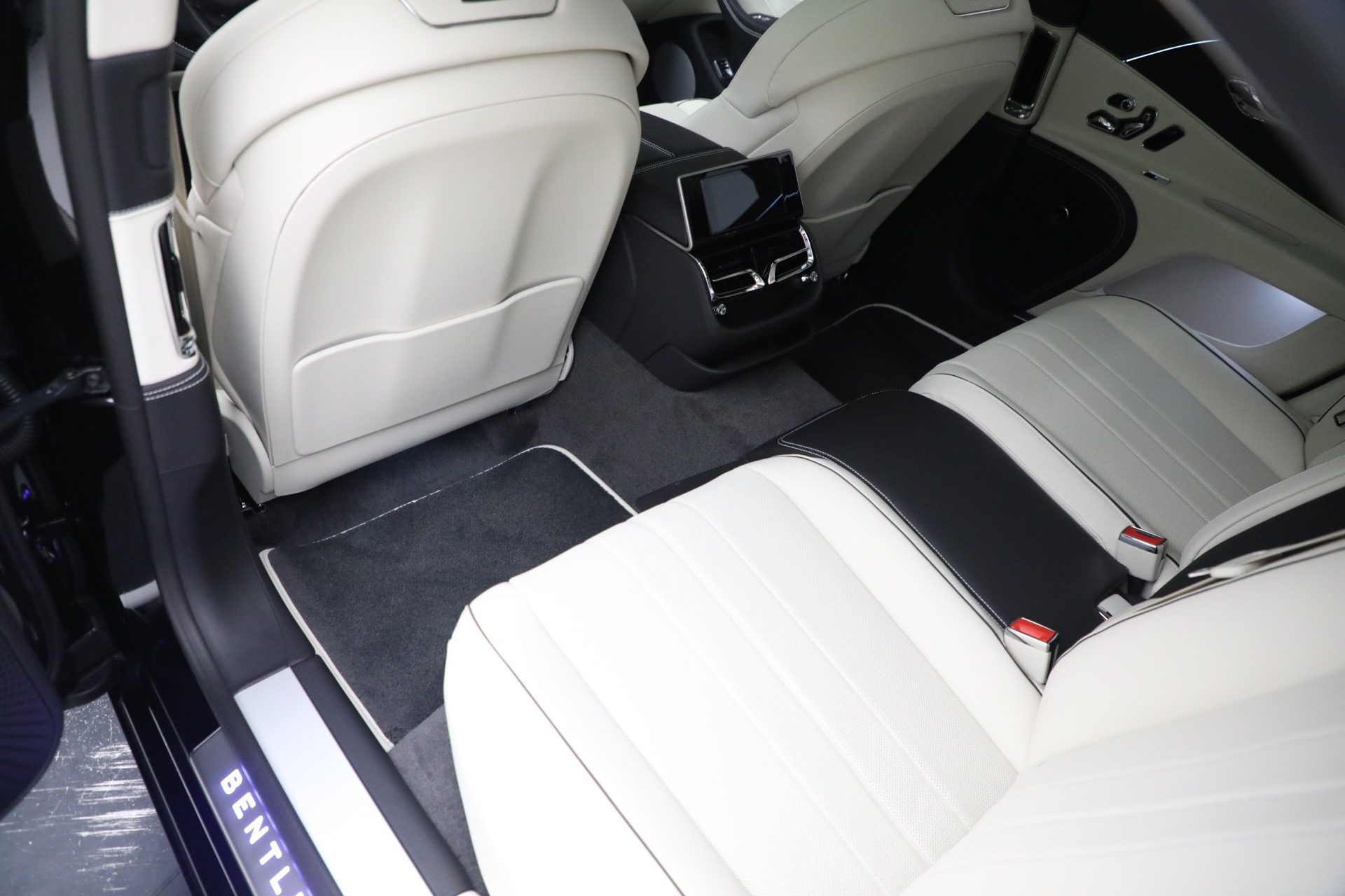 New 2023 Bentley Flying Spur V8 | St. Petersburg, FL