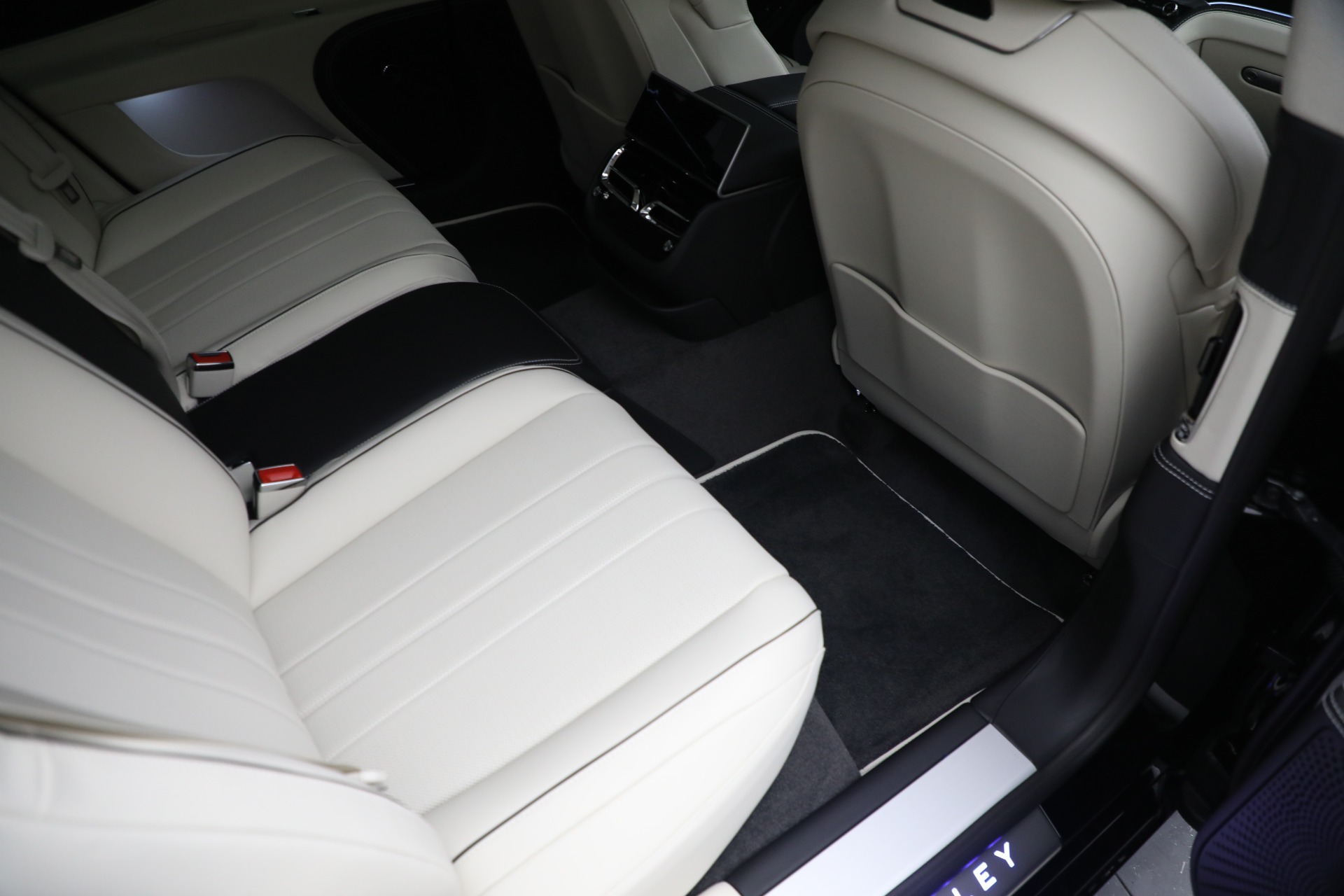 New 2023 Bentley Flying Spur V8 | St. Petersburg, FL