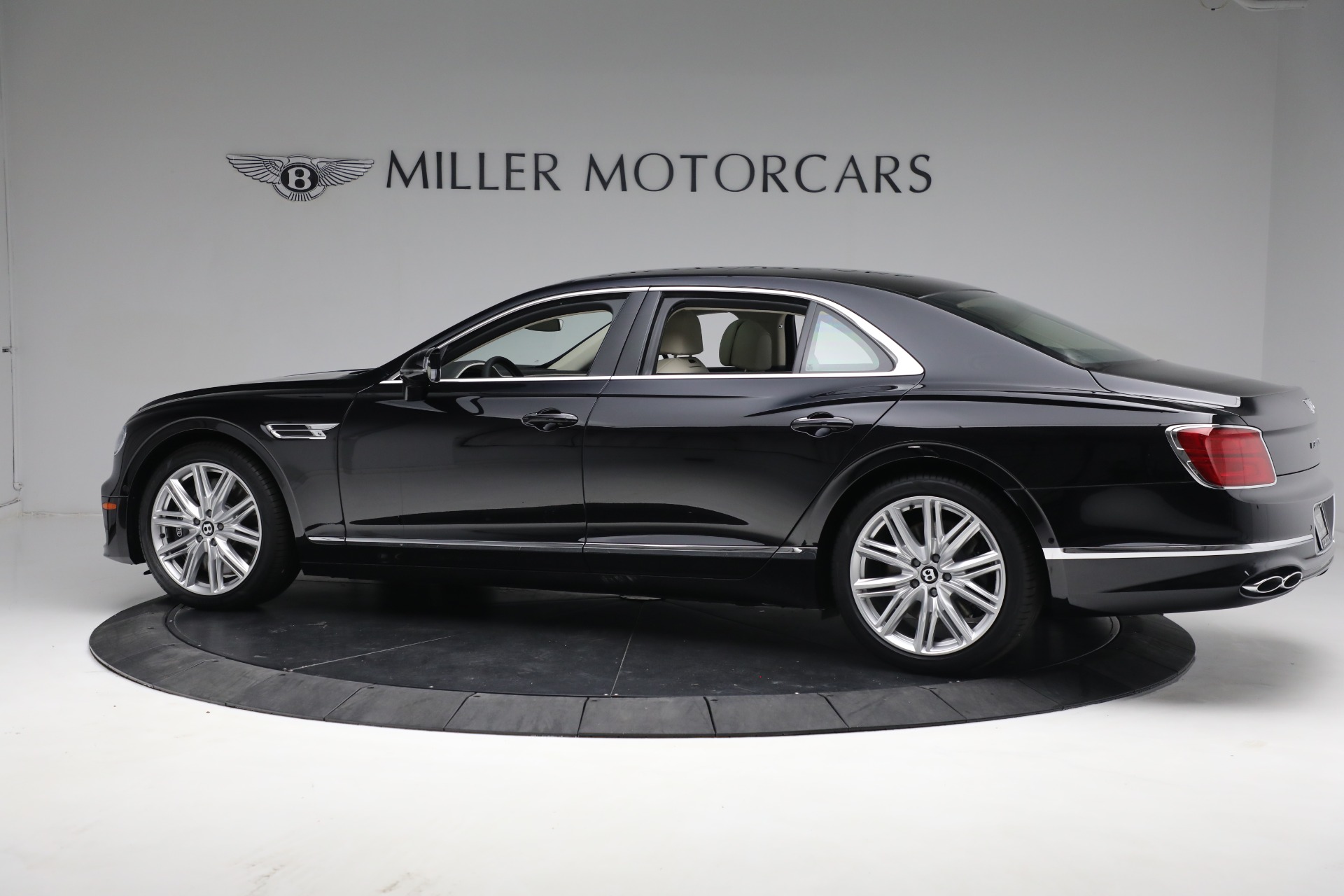 New 2023 Bentley Flying Spur V8 | St. Petersburg, FL