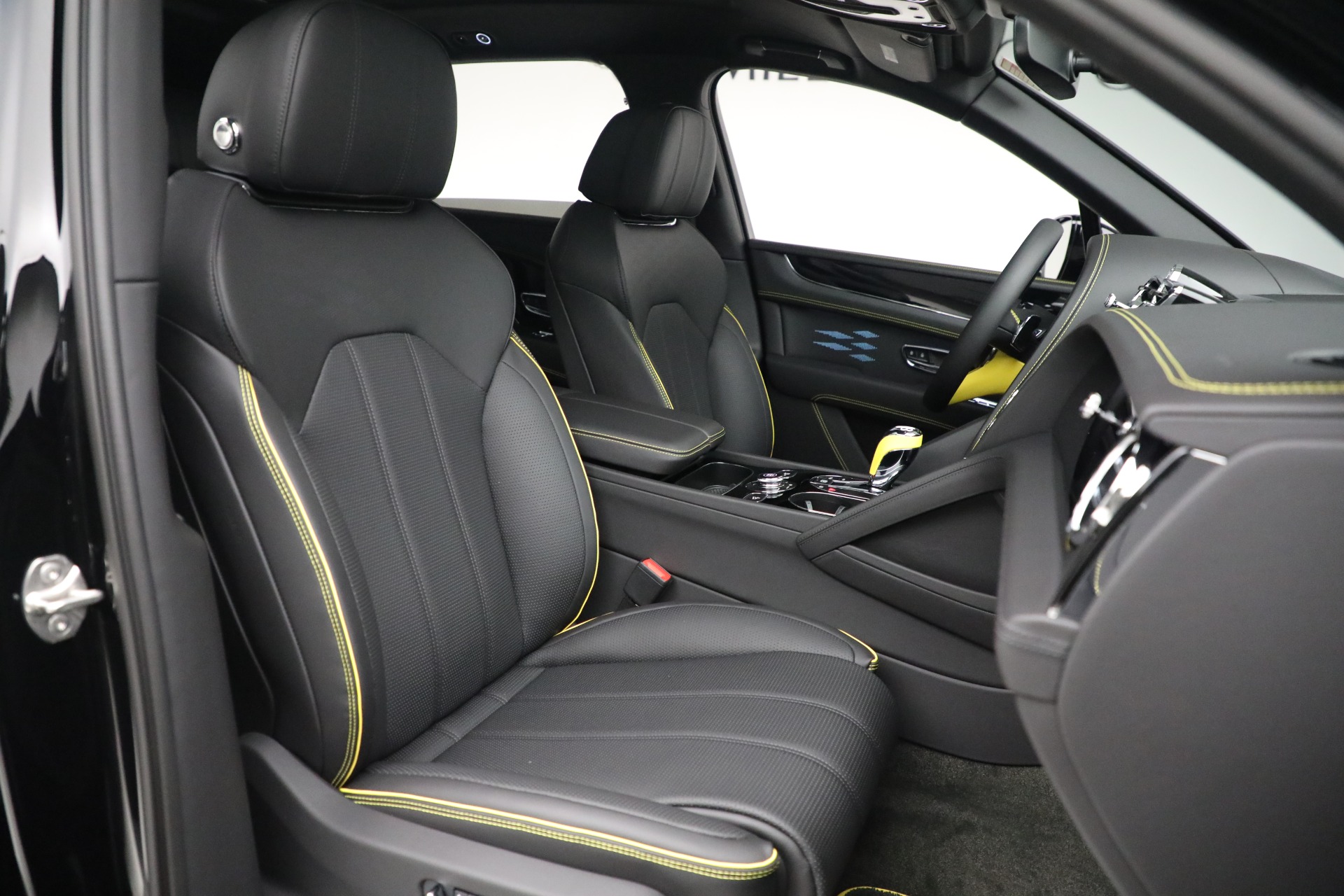 New 2023 Bentley Bentayga EWB V8 | St. Petersburg, FL