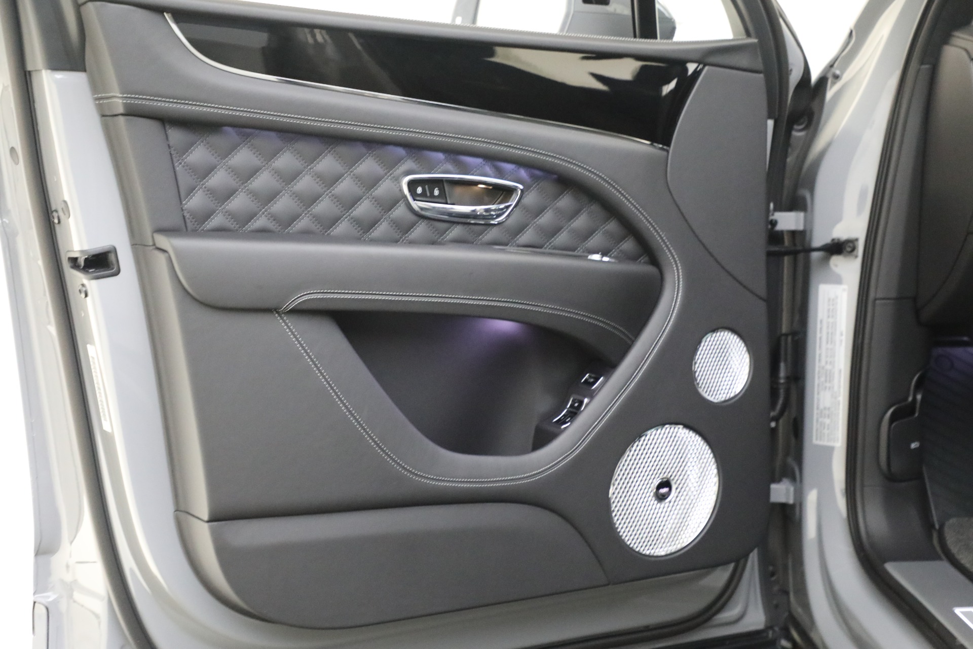 New 2023 Bentley Bentayga Azure V8 | St. Petersburg, FL