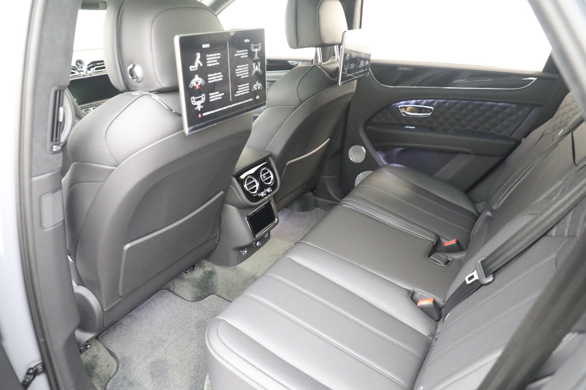 New 2023 Bentley Bentayga Azure V8 | St. Petersburg, FL