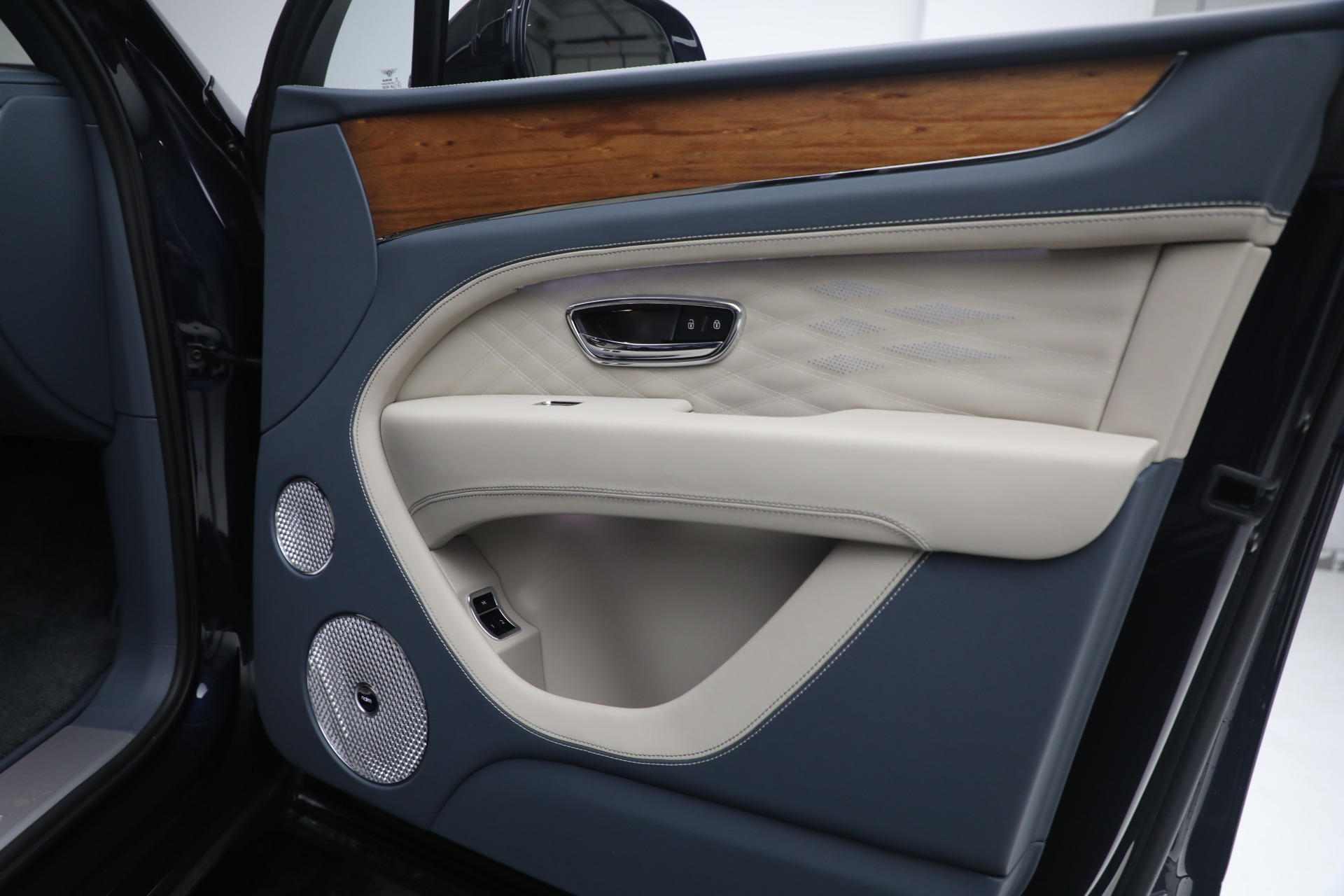 Used 2023 Bentley Bentayga EWB Azure V8 | St. Petersburg, FL