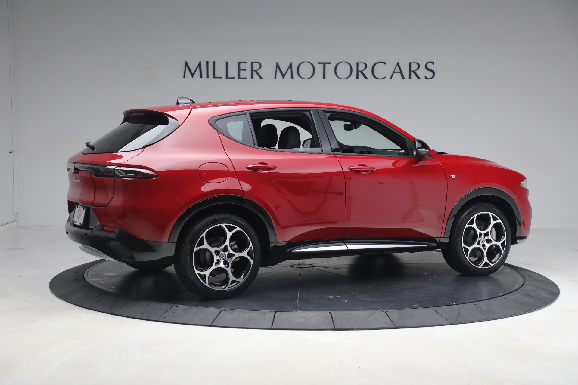 New 2024 Alfa Romeo Tonale Ti | St. Petersburg, FL