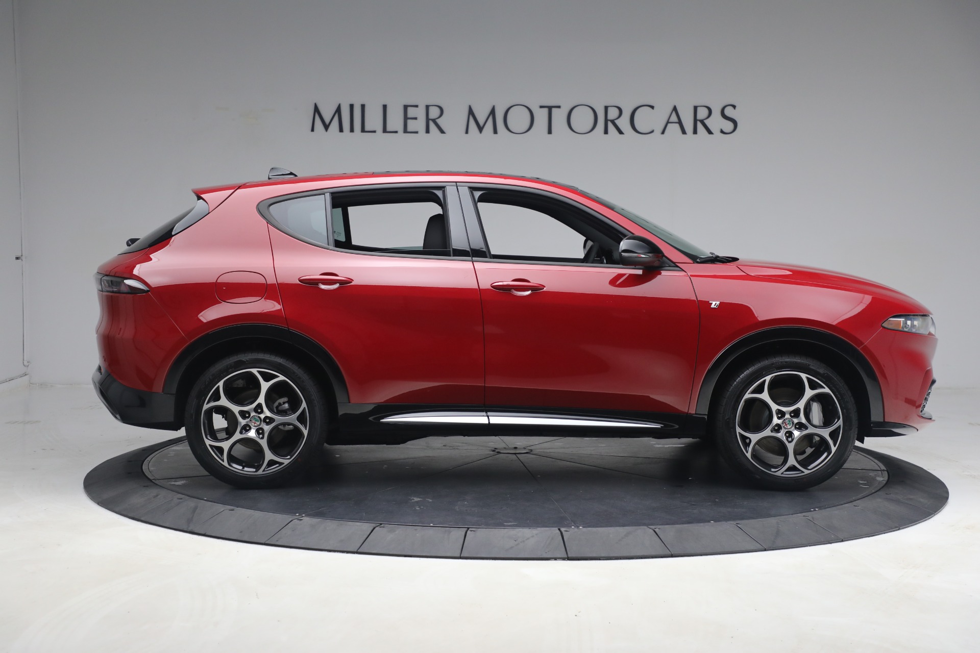 New 2024 Alfa Romeo Tonale Ti | St. Petersburg, FL