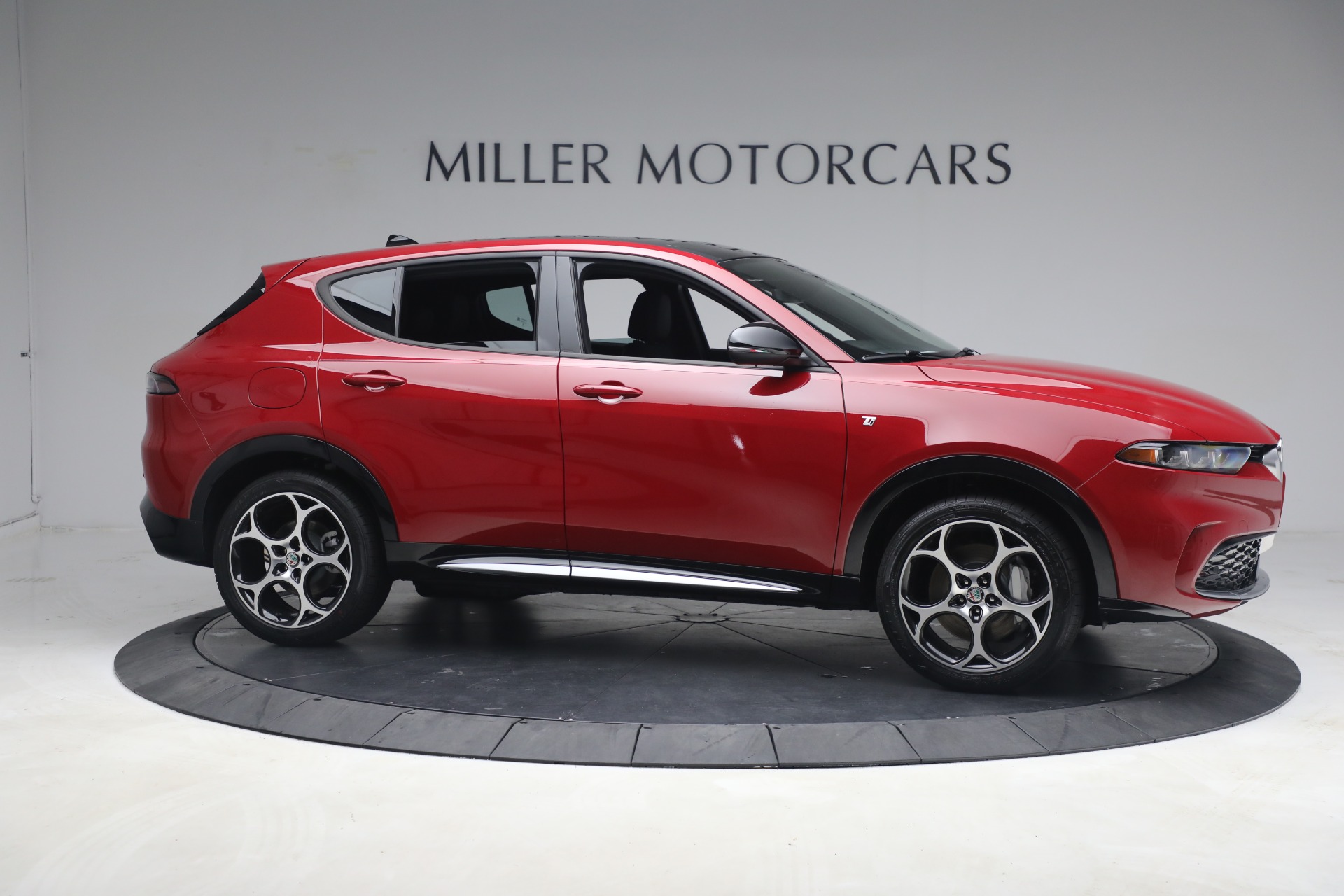 New 2024 Alfa Romeo Tonale Ti | St. Petersburg, FL