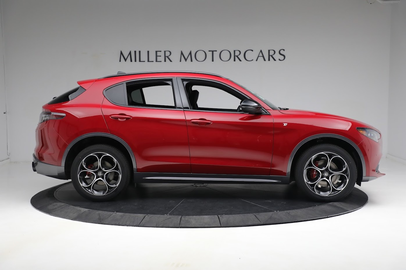 New 2024 Alfa Romeo Stelvio Ti | St. Petersburg, FL