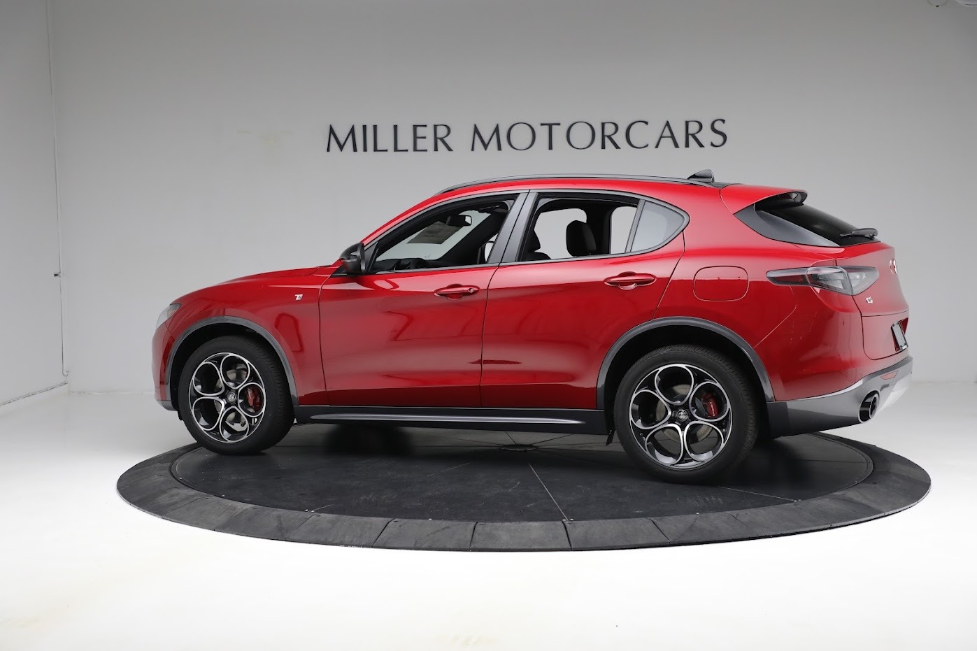 New 2024 Alfa Romeo Stelvio Ti | St. Petersburg, FL