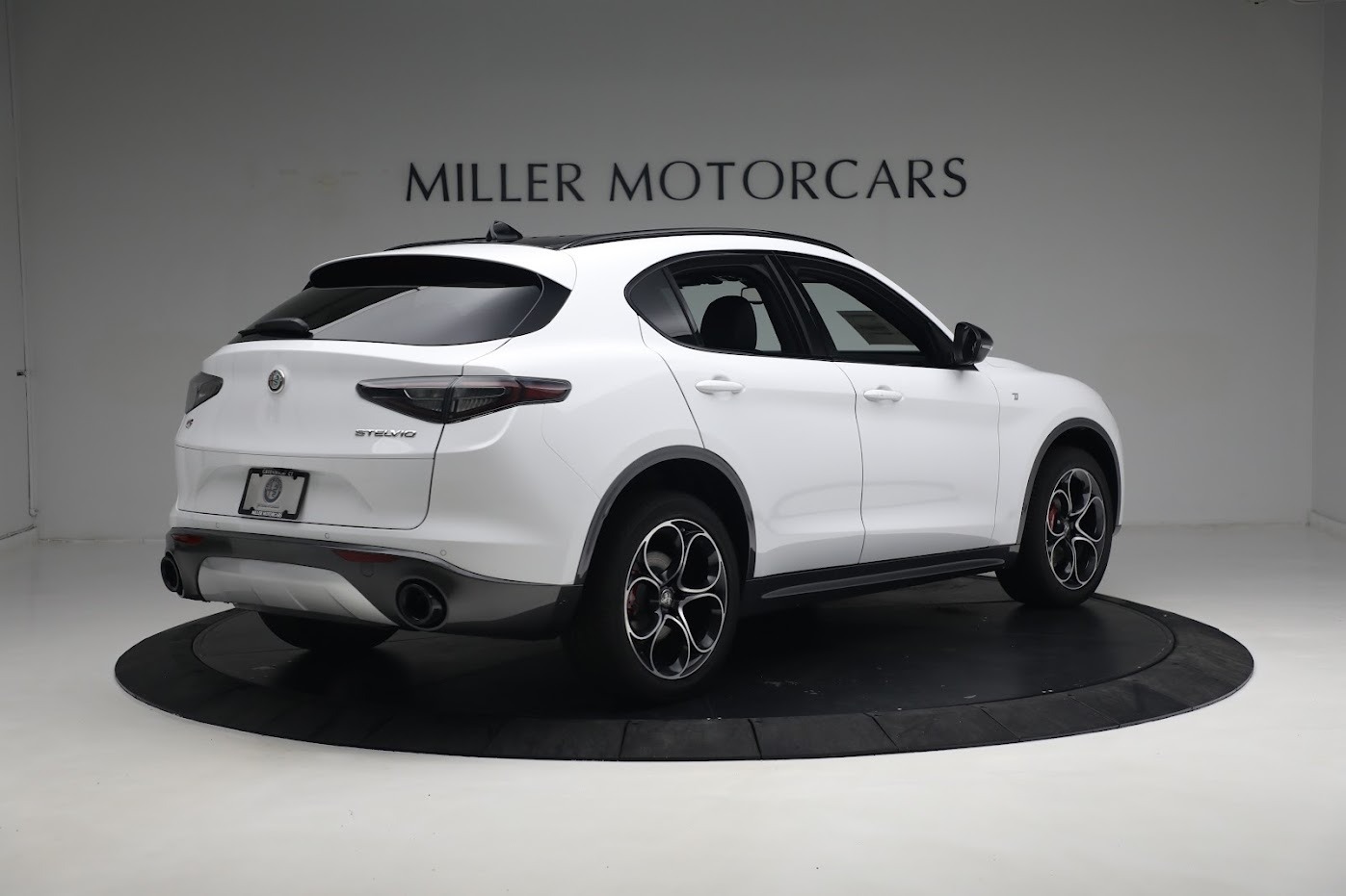 New 2024 Alfa Romeo Stelvio Ti | St. Petersburg, FL