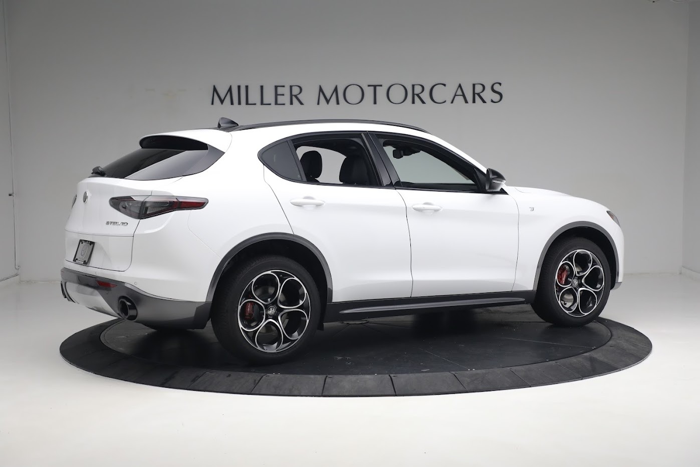 New 2024 Alfa Romeo Stelvio Ti | St. Petersburg, FL