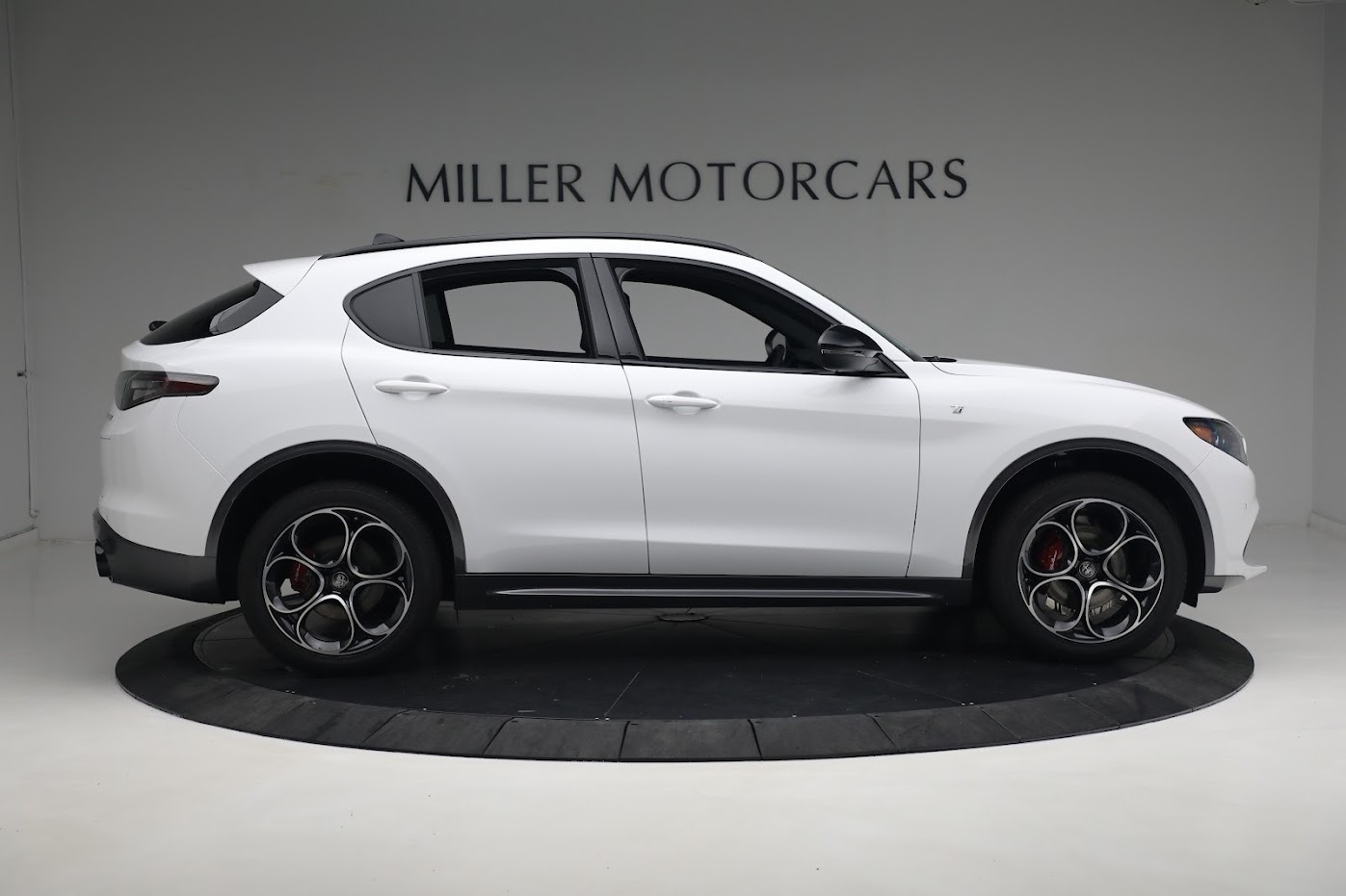 New 2024 Alfa Romeo Stelvio Ti | St. Petersburg, FL