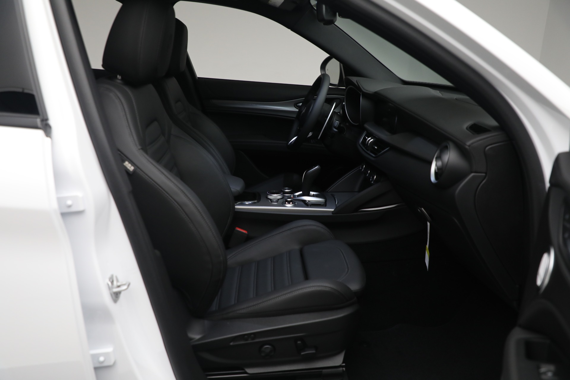 New 2024 Alfa Romeo Stelvio Veloce | St. Petersburg, FL