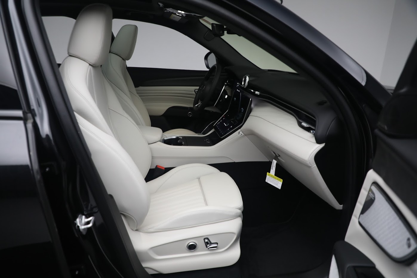 New 2023 Maserati Grecale Modena | St. Petersburg, FL