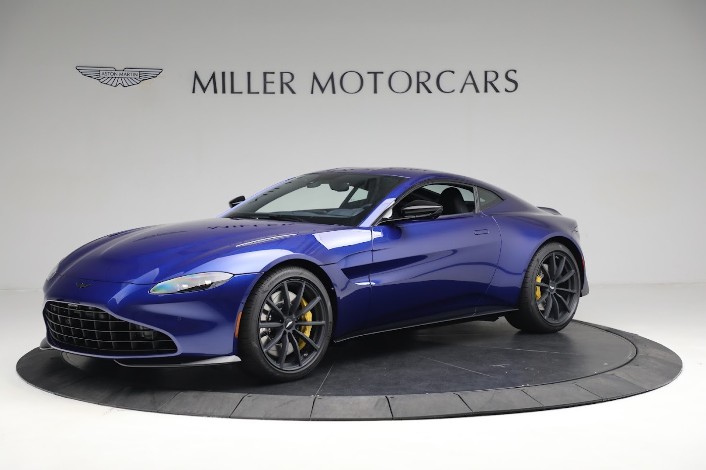 New 2023 Aston Martin Vantage V8 | St. Petersburg, FL