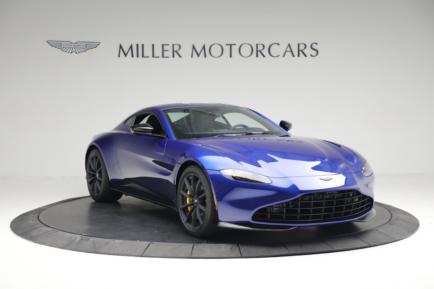 New 2023 Aston Martin Vantage V8 | St. Petersburg, FL