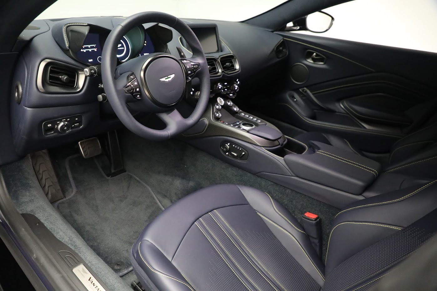 New 2023 Aston Martin Vantage V8 | St. Petersburg, FL