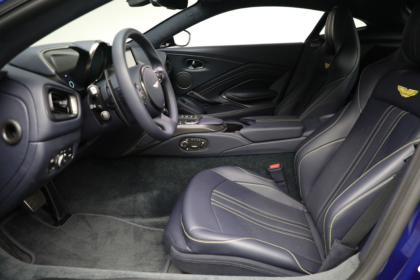 New 2023 Aston Martin Vantage V8 | St. Petersburg, FL