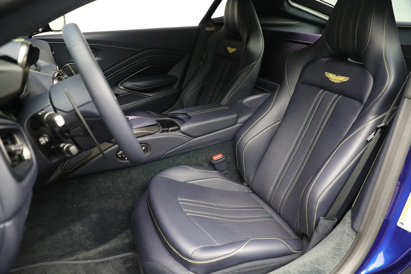 New 2023 Aston Martin Vantage V8 | St. Petersburg, FL