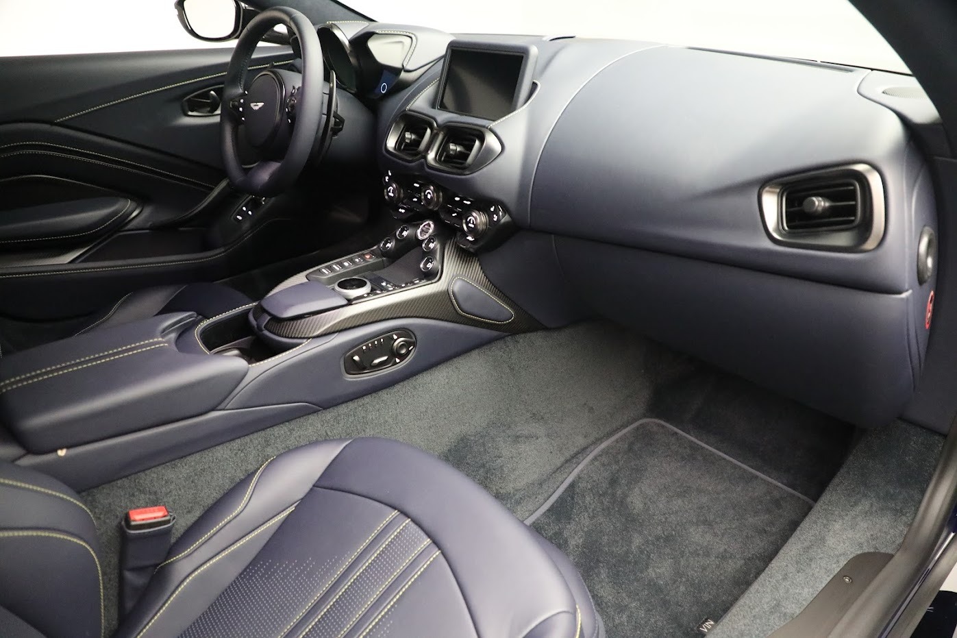 New 2023 Aston Martin Vantage V8 | St. Petersburg, FL