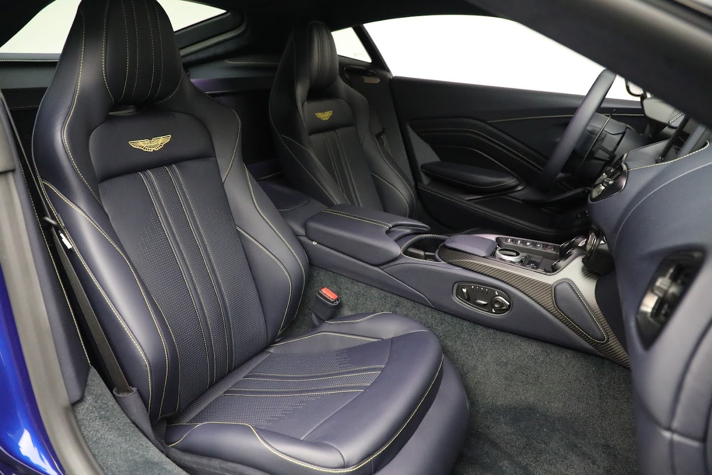 New 2023 Aston Martin Vantage V8 | St. Petersburg, FL