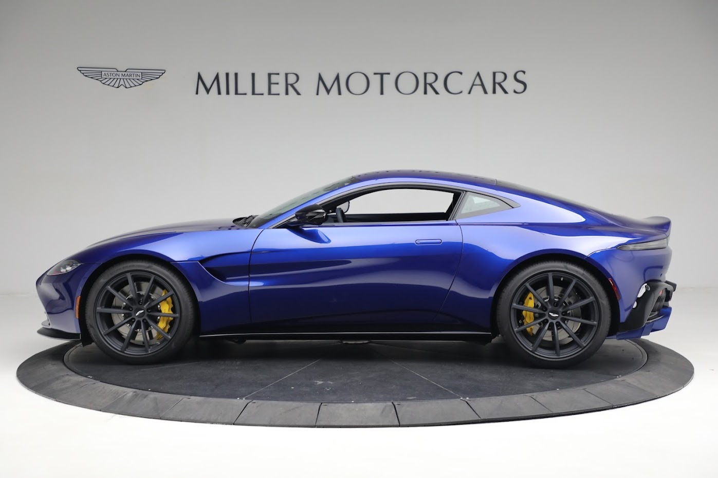 New 2023 Aston Martin Vantage V8 | St. Petersburg, FL