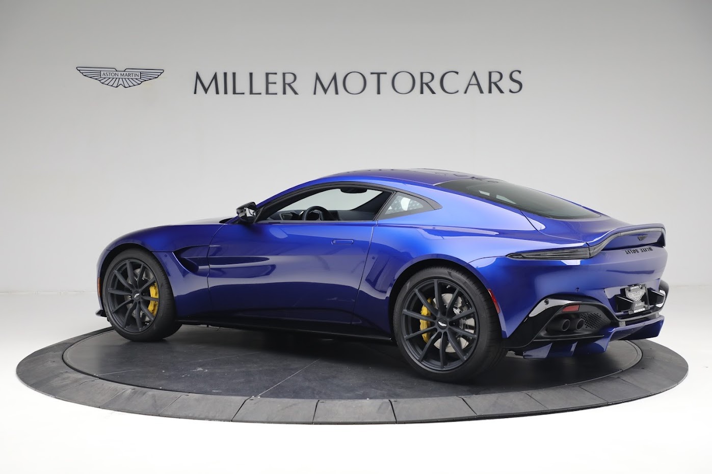 New 2023 Aston Martin Vantage V8 | St. Petersburg, FL