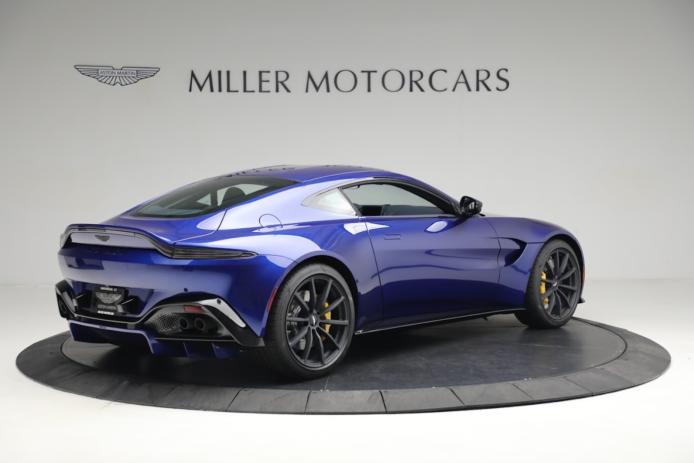 New 2023 Aston Martin Vantage V8 | St. Petersburg, FL