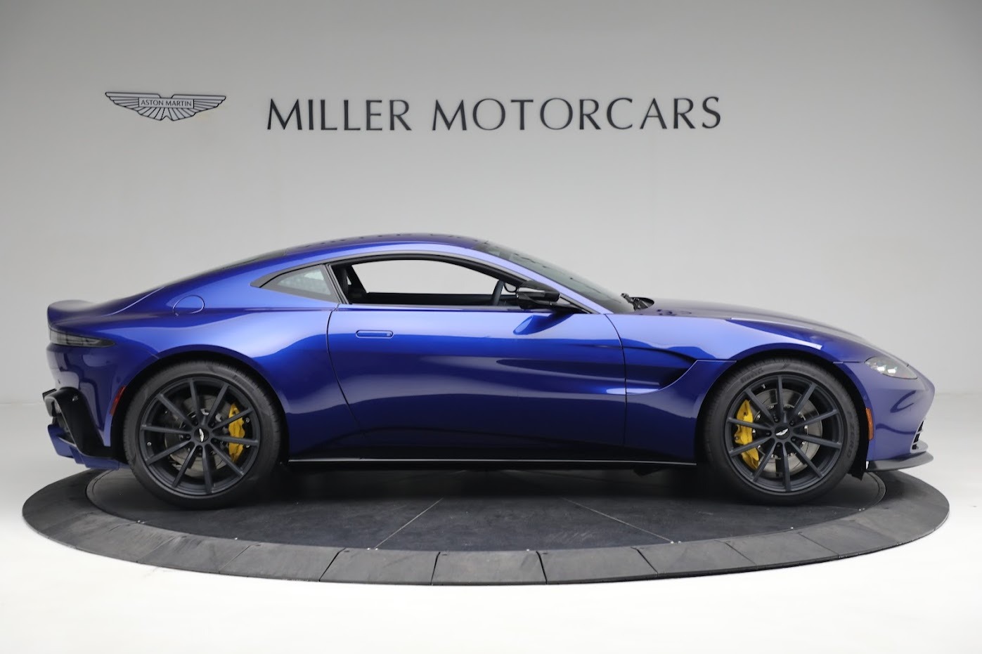 New 2023 Aston Martin Vantage V8 | St. Petersburg, FL