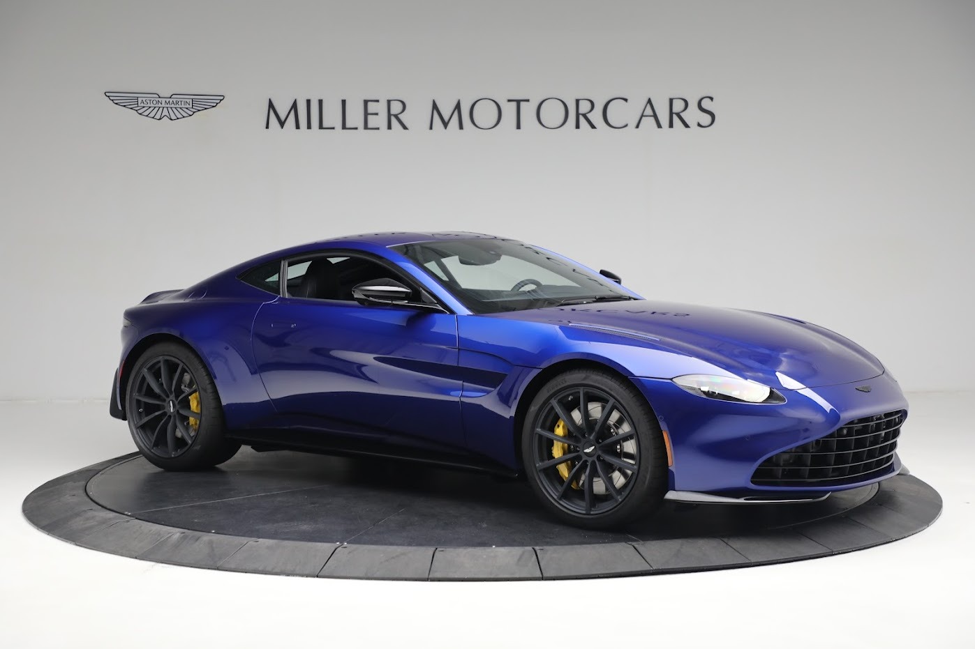 New 2023 Aston Martin Vantage V8 | St. Petersburg, FL