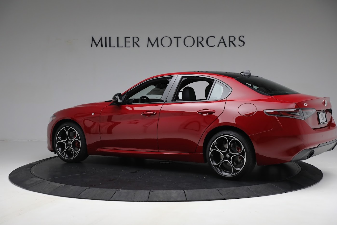 New 2024 Alfa Romeo Giulia Ti | St. Petersburg, FL