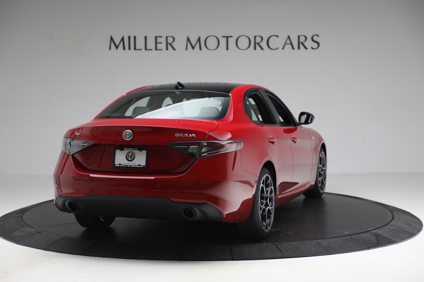 New 2024 Alfa Romeo Giulia Ti | St. Petersburg, FL