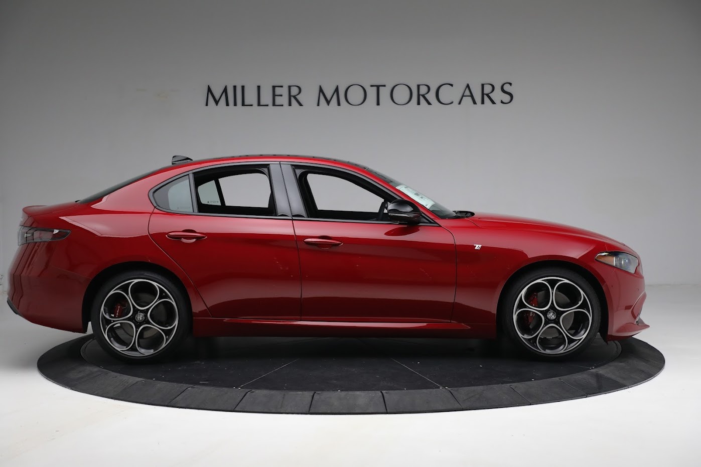 New 2024 Alfa Romeo Giulia Ti | St. Petersburg, FL