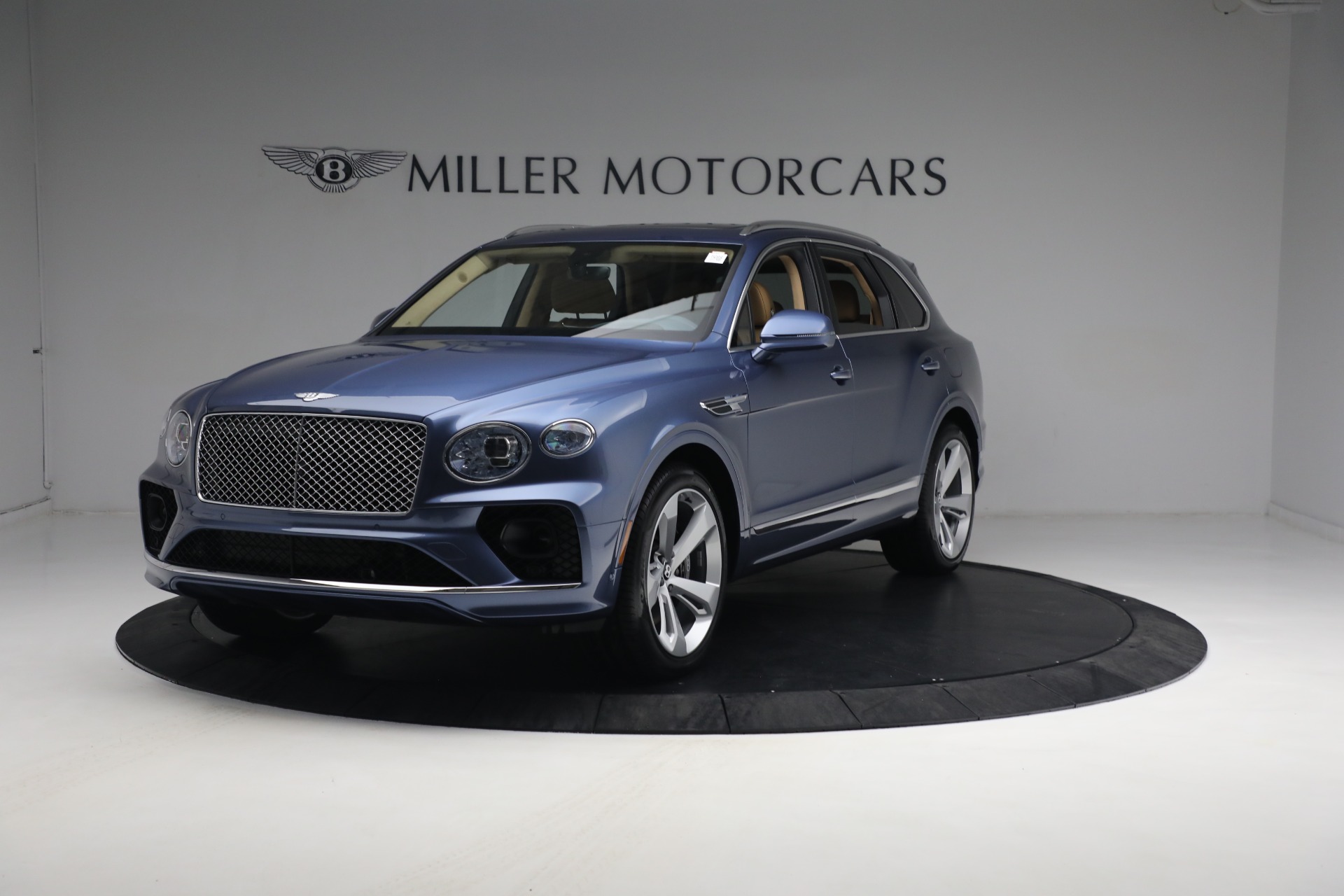 New 2023 Bentley Bentayga Hybrid | St. Petersburg, FL