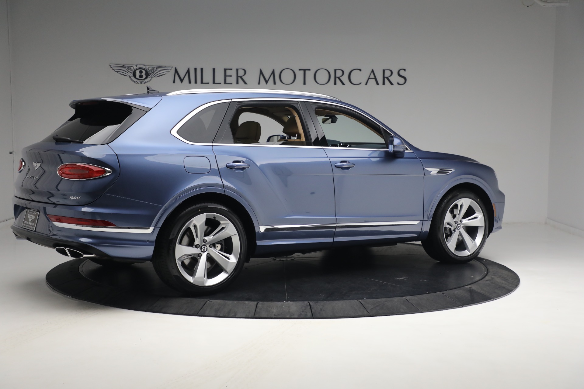 New 2023 Bentley Bentayga Hybrid | St. Petersburg, FL