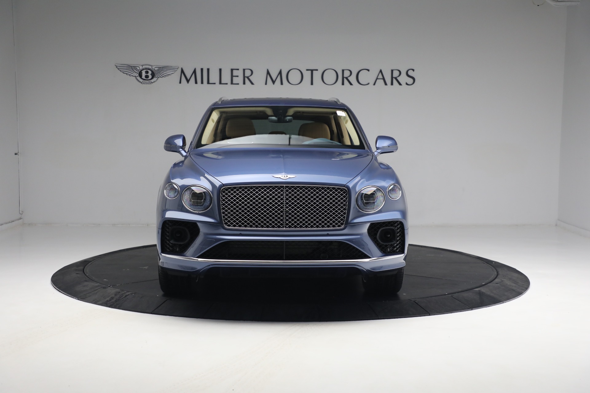 New 2023 Bentley Bentayga Hybrid | St. Petersburg, FL