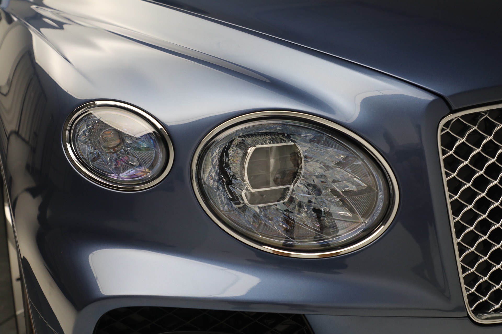 New 2023 Bentley Bentayga Hybrid | St. Petersburg, FL