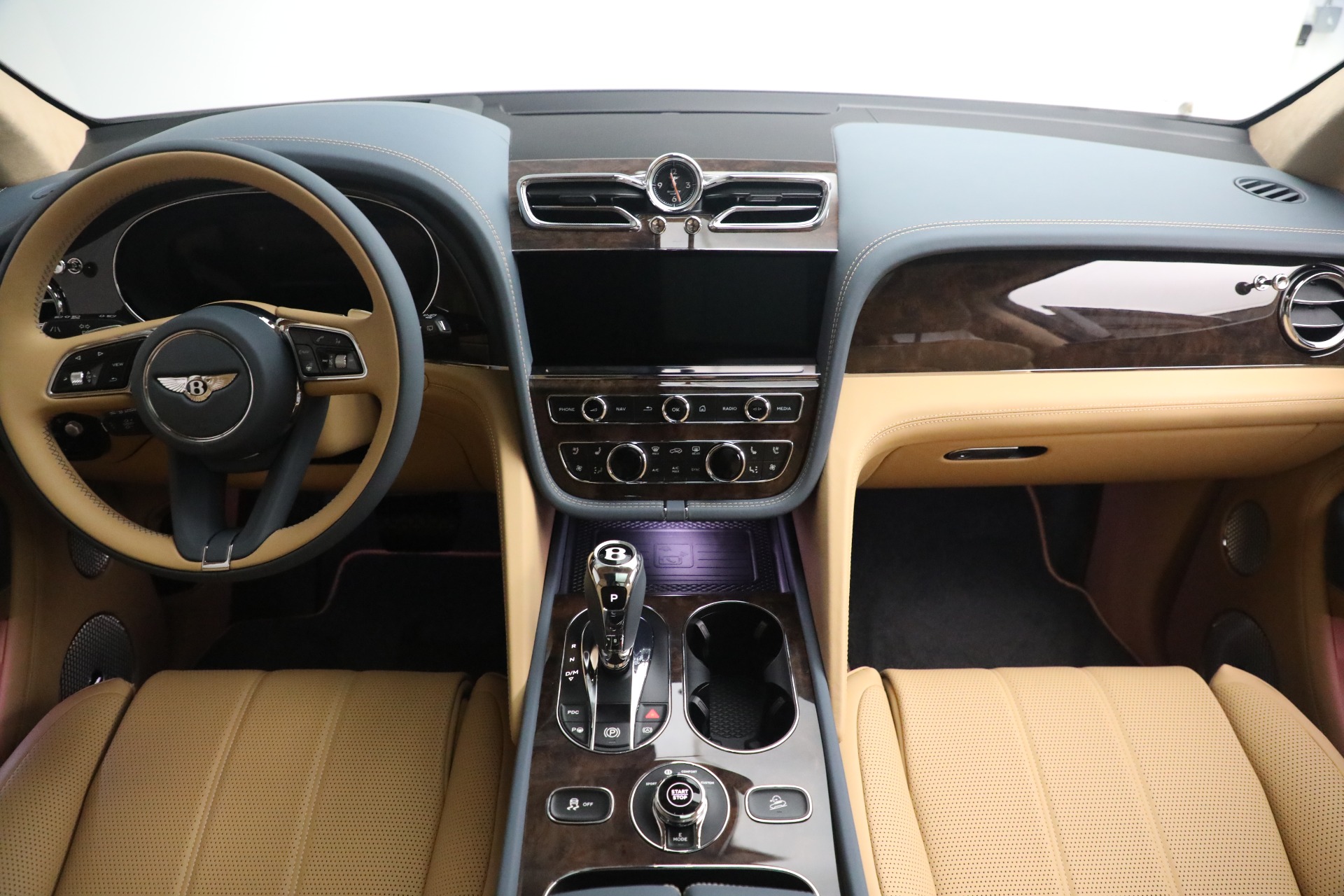New 2023 Bentley Bentayga Hybrid | St. Petersburg, FL