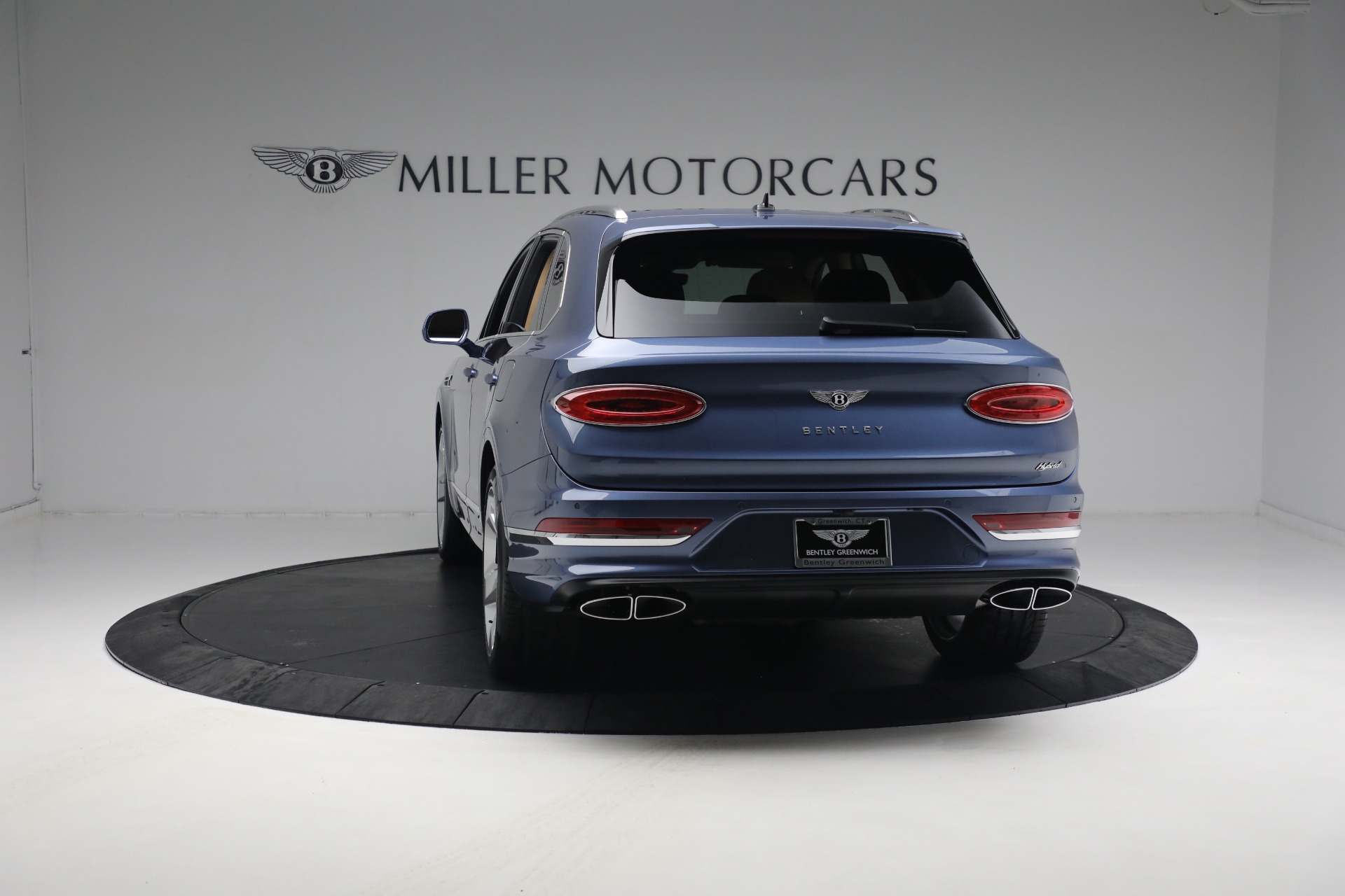 New 2023 Bentley Bentayga Hybrid | St. Petersburg, FL