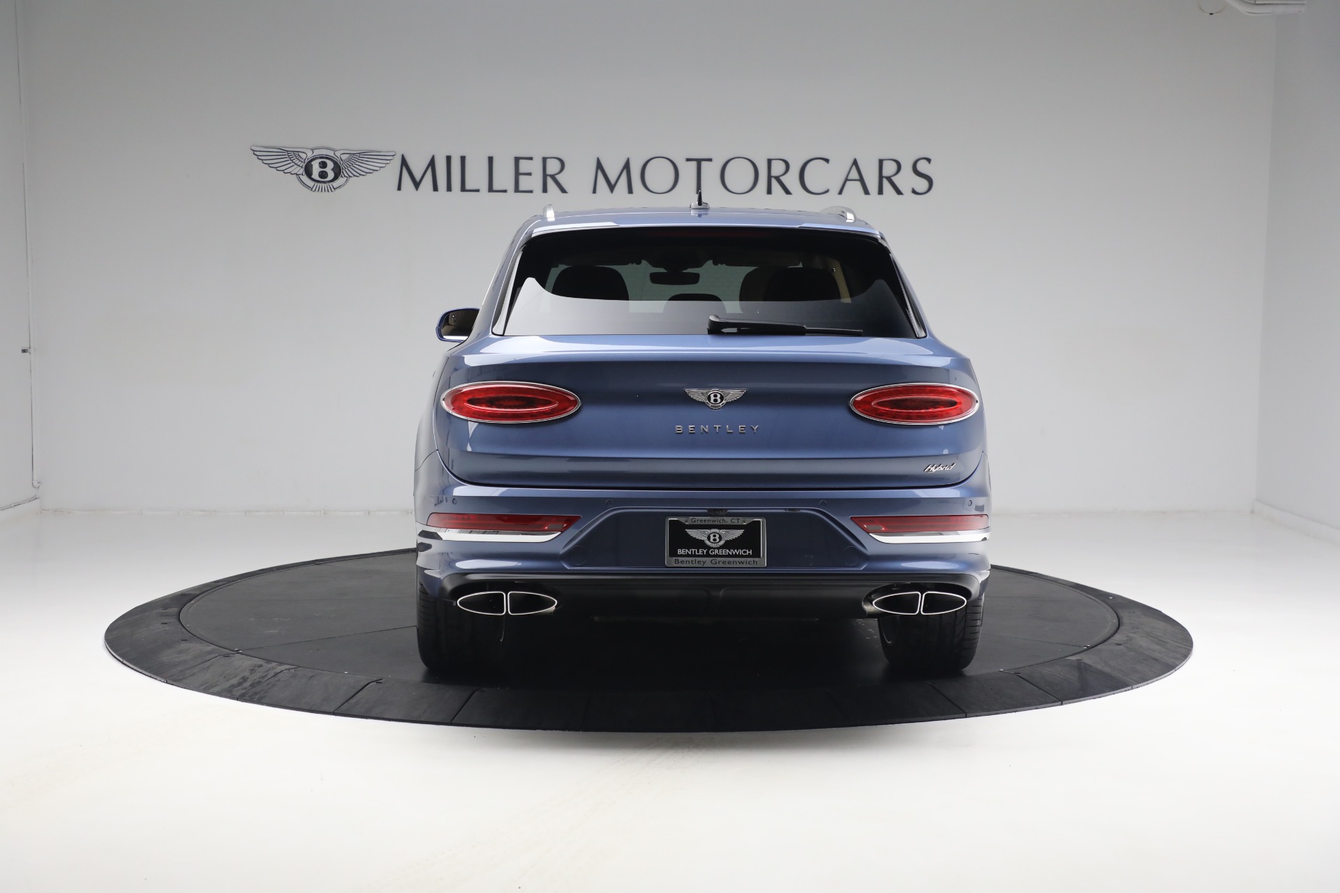 New 2023 Bentley Bentayga Hybrid | St. Petersburg, FL