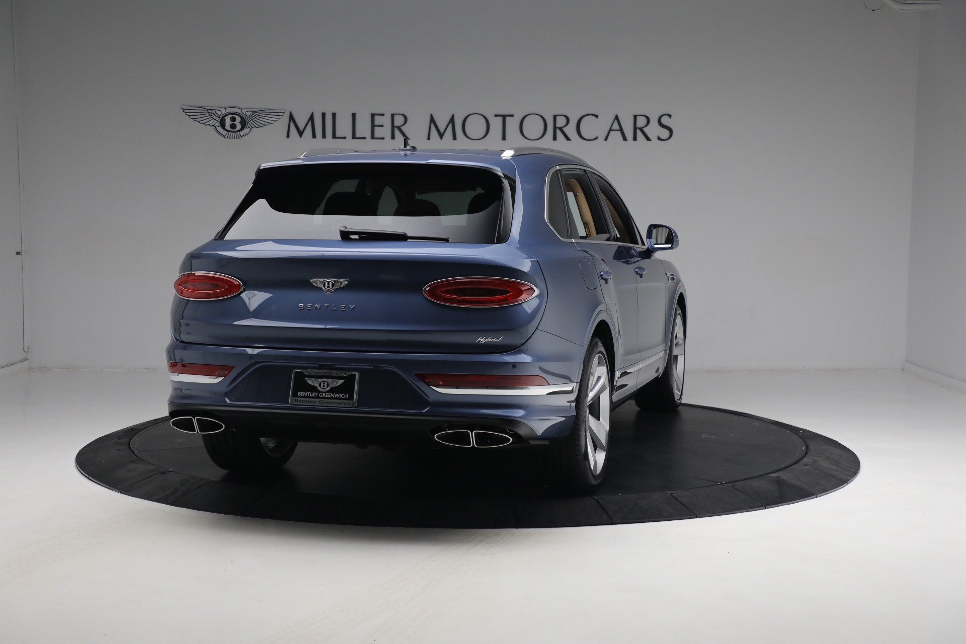 New 2023 Bentley Bentayga Hybrid | St. Petersburg, FL