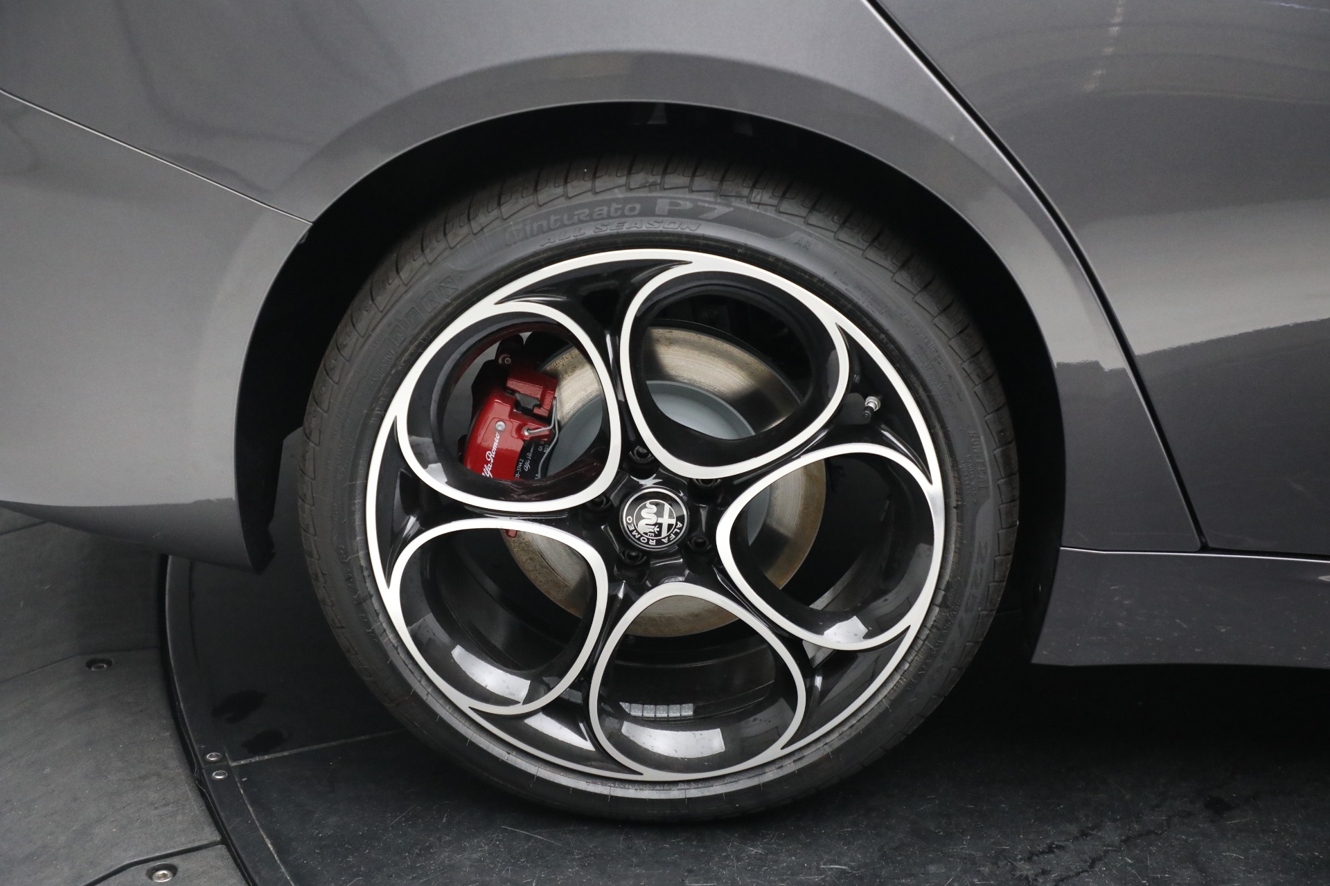 New 2024 Alfa Romeo Giulia Ti | St. Petersburg, FL