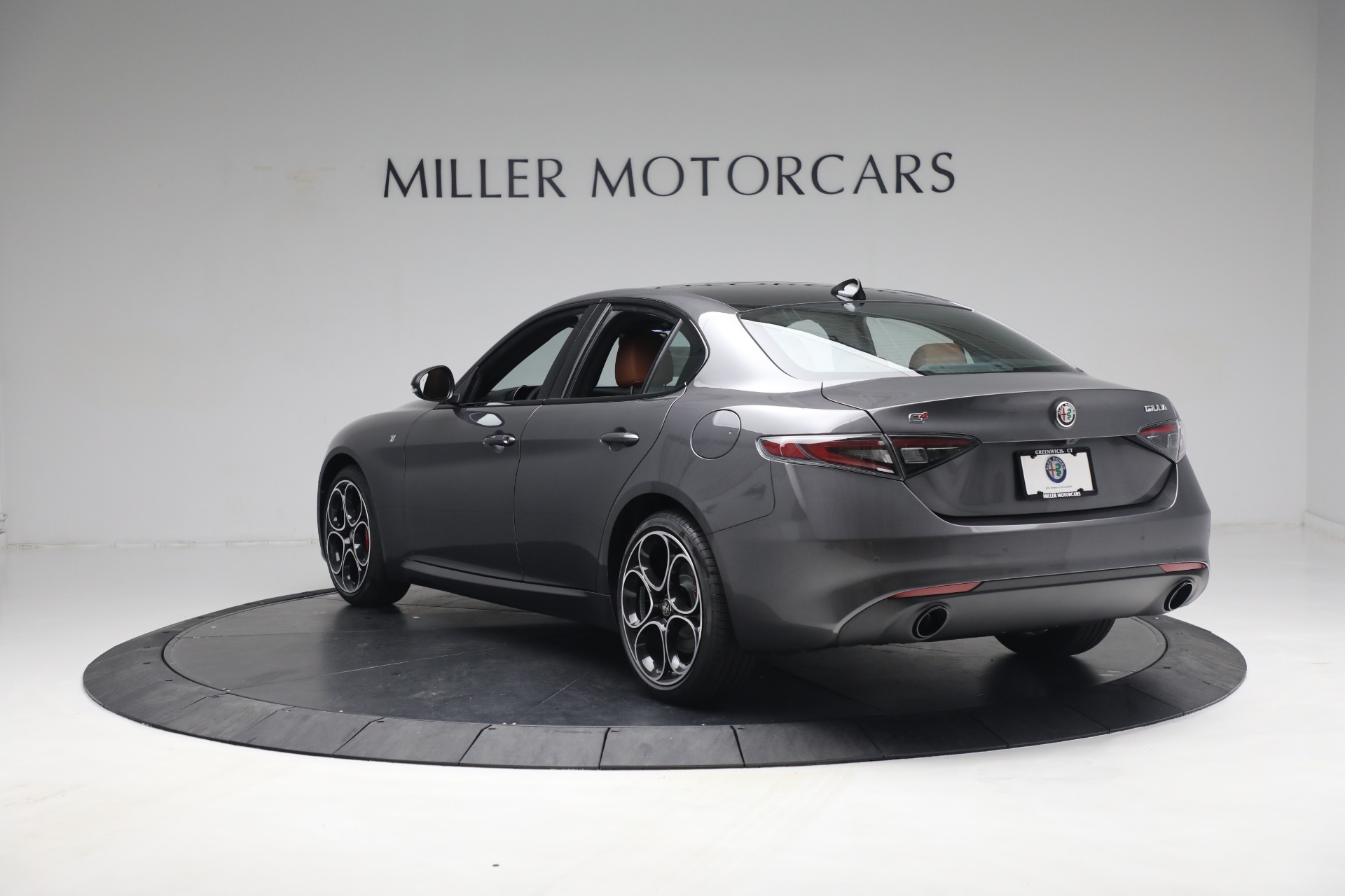 New 2024 Alfa Romeo Giulia Ti | St. Petersburg, FL